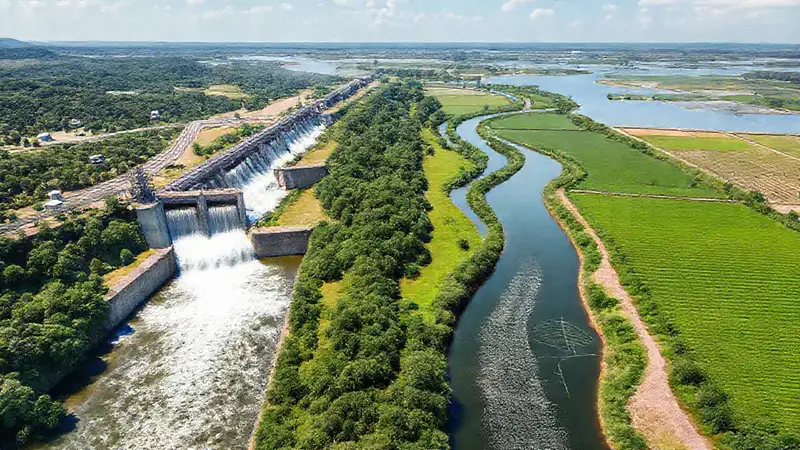 Central hidroeléctrica: agua