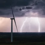 Turbina dañada bajo tormenta peligrosa