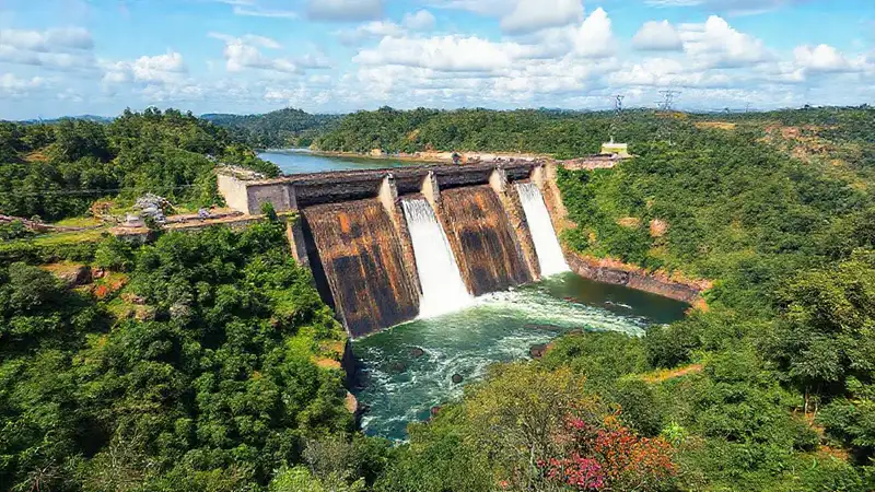 Presa hidroeléctrica africana genera energía vital