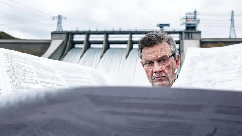 La presa hidroeléctrica exige una revisión legal