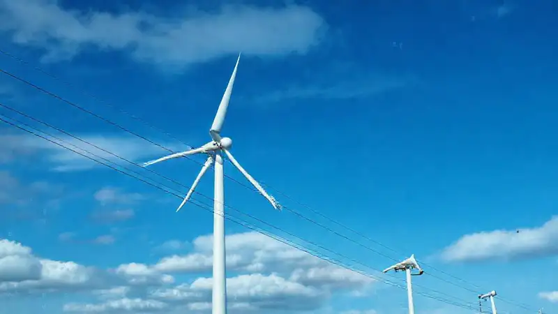 Turbinas eólicas ilustran datos energéticos digitales